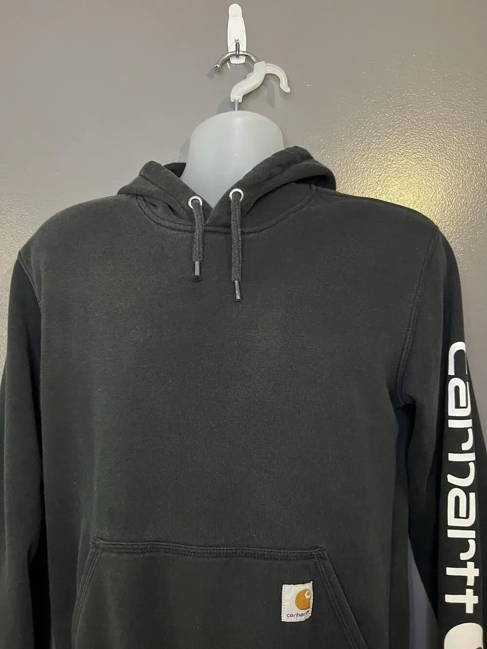 Carhartt Hoodie Mens Small Black Vertical Sleeve Logo Fleece Pullover Sweatshirt